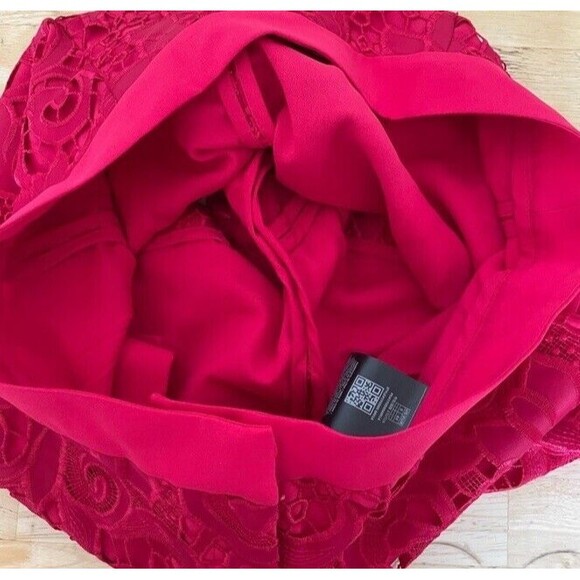 GUESS Marciano Shorts The Weekend Lace Applique Short Chenile Rose Red Classy 8 - Picture 5 of 14